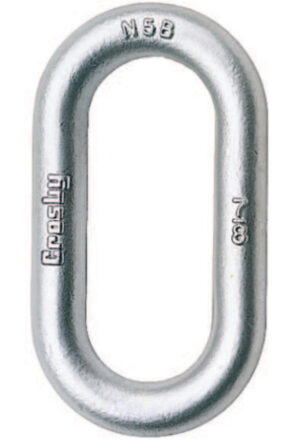 Heavy-duty steel oval link for lifting and securing applications. Ideal for industrial safety and rigging setups.