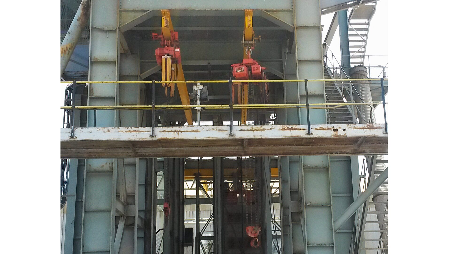 Installation and Removal of the Cage Elevator