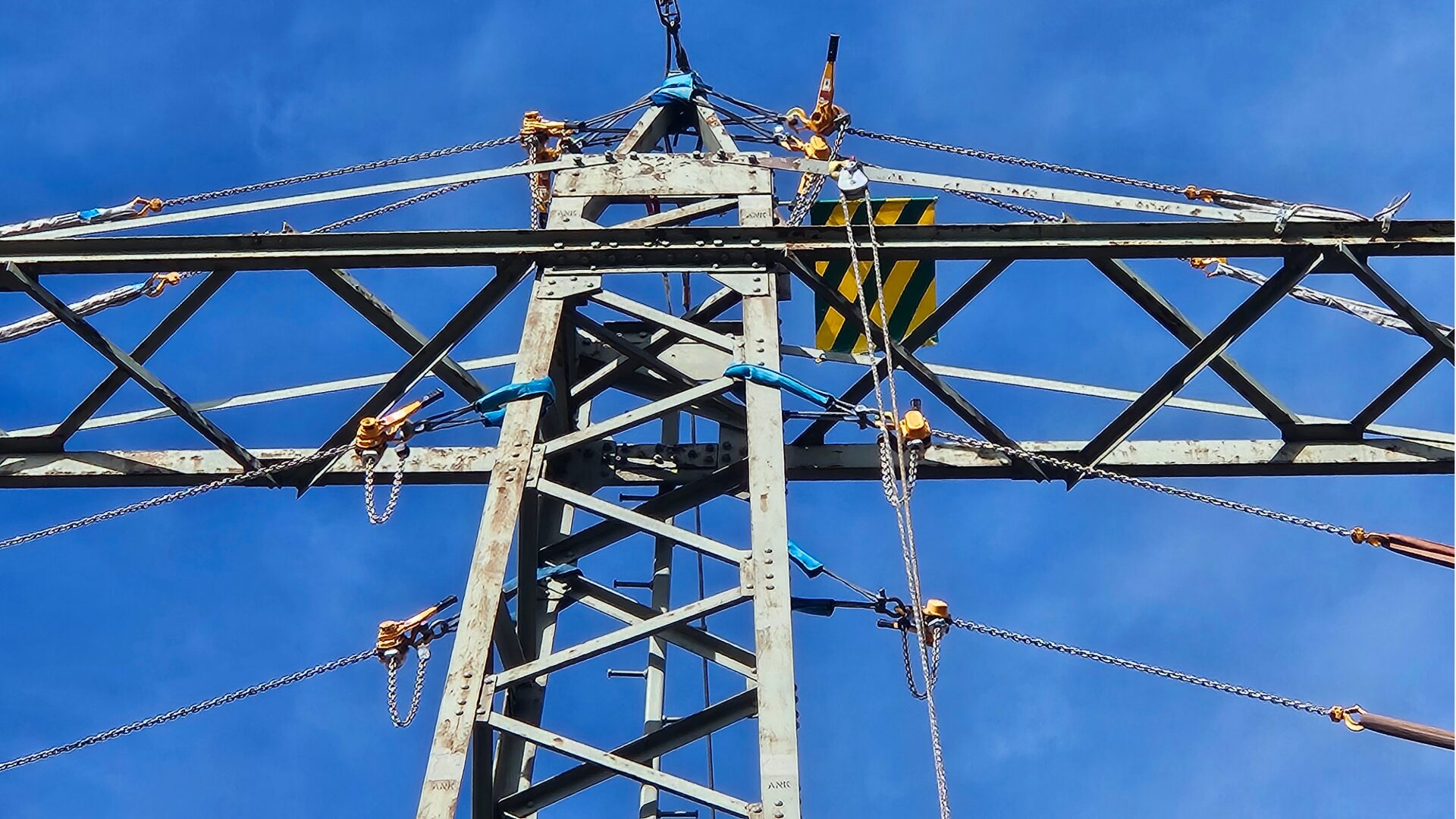 Temporary Fixing of Tower Components During Dismantling Work